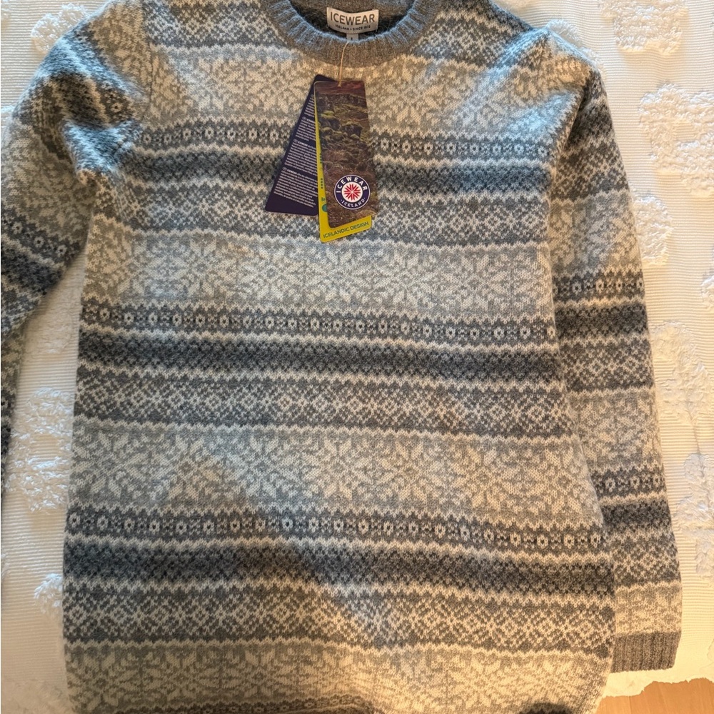 Icewear Women’s Gray Patterned Crewneck Sweater